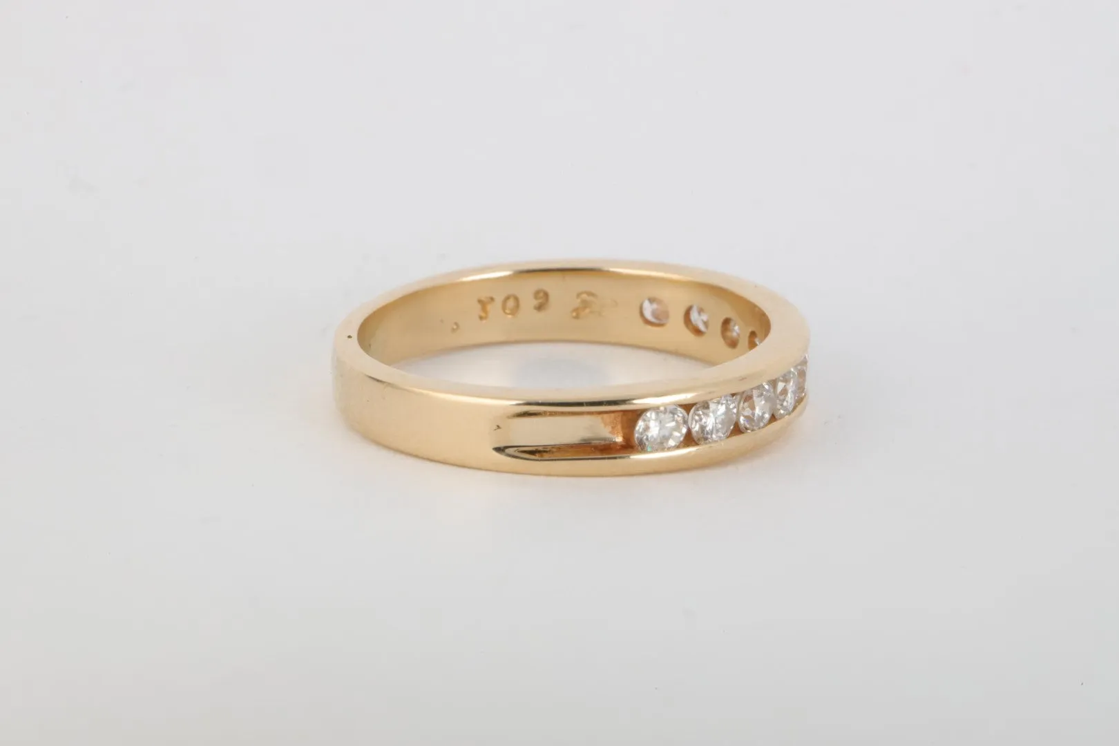 14k Yellow Gold and 0.20tcw Diamond Ring Size 8 (3.51g.)