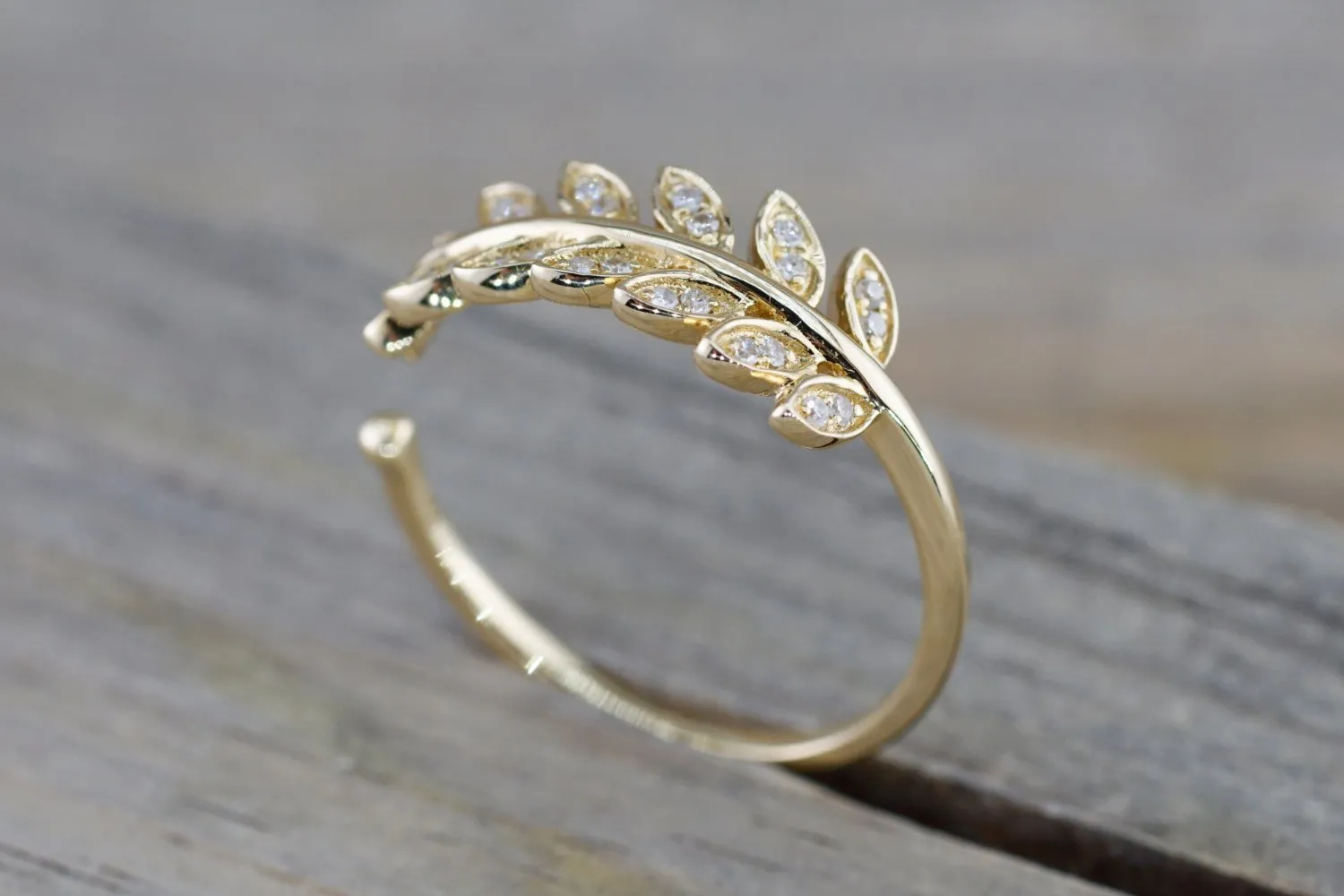 14kt Yellow Gold Diamond Leaf Petal Vine Ring