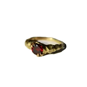 18 Karat Yellow Gold Garnet Solitaire Ring