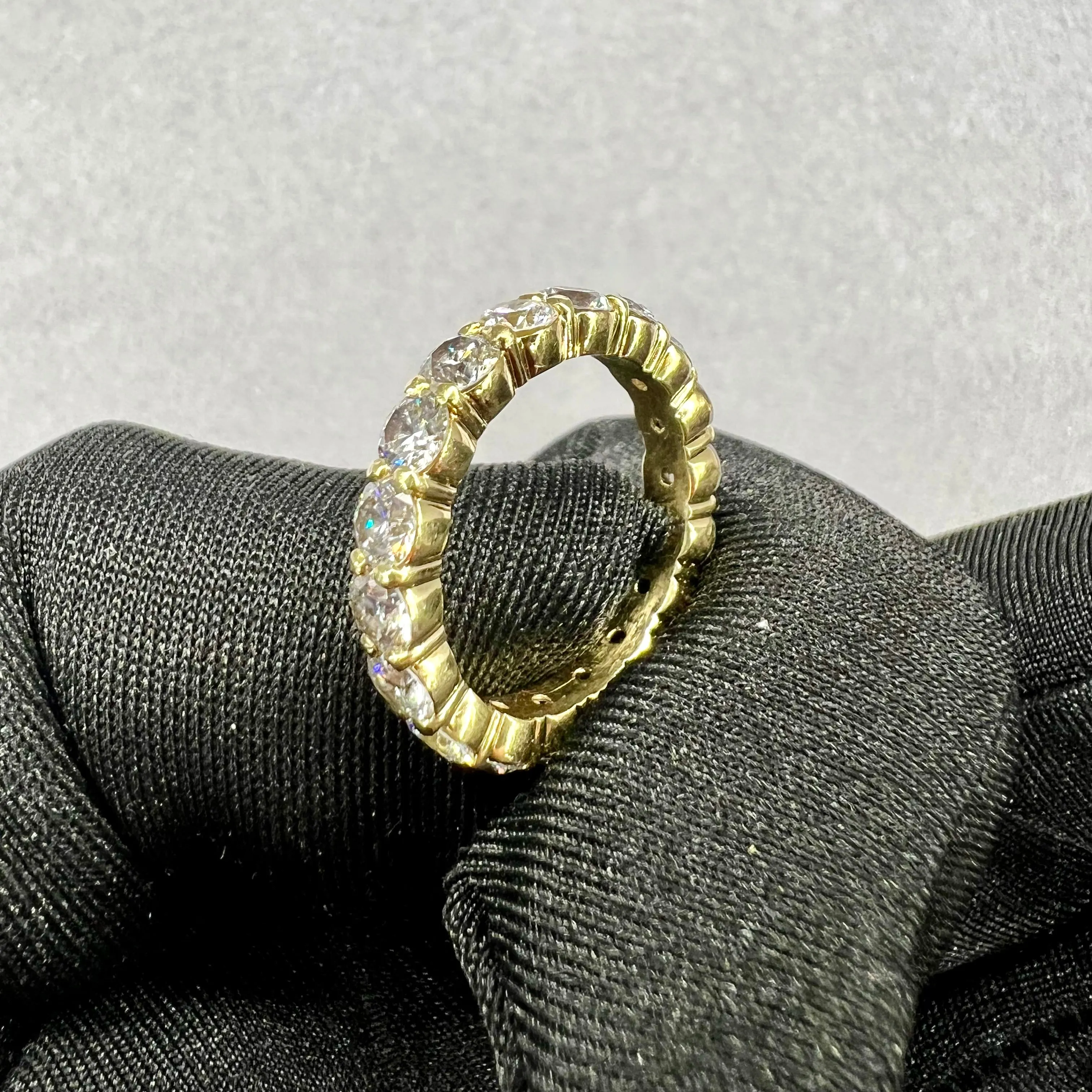 18kt Yellow Gold Diamond Eternity 3.40ctw G Vs2