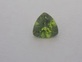 2.66 CTS. BEAUTIFUL GREEN TRILLION CUT PERIDOT FROM PAKISTAN