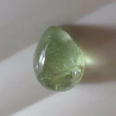 3.17 CTS. LIME GREEN PEAR CUT CABOCHON MONTANA SAPPHIRE