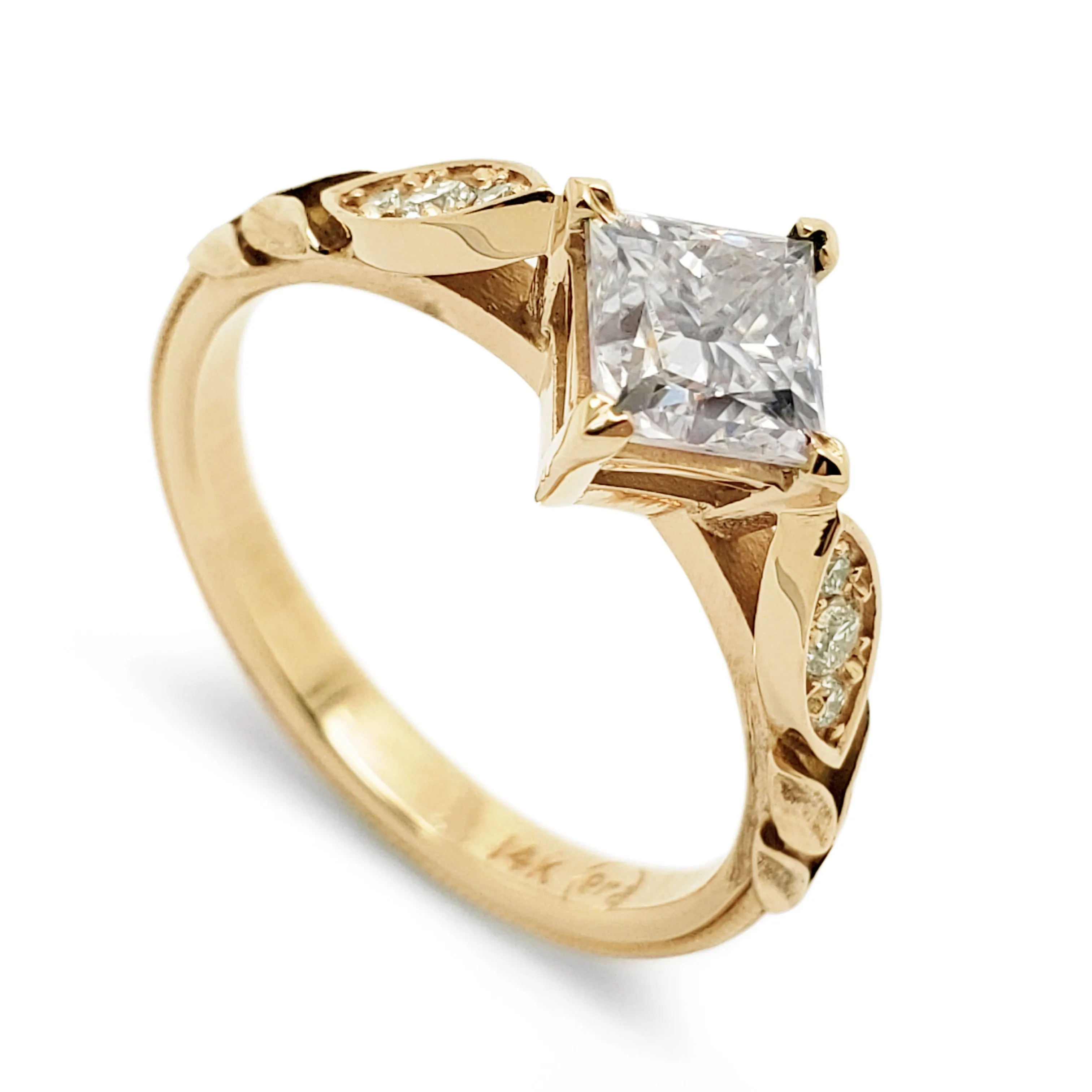 Acanthus Yellow | Moissanite