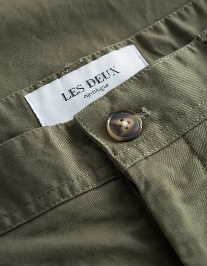 Les Deux Jared Twill Chino Short - Olive Night