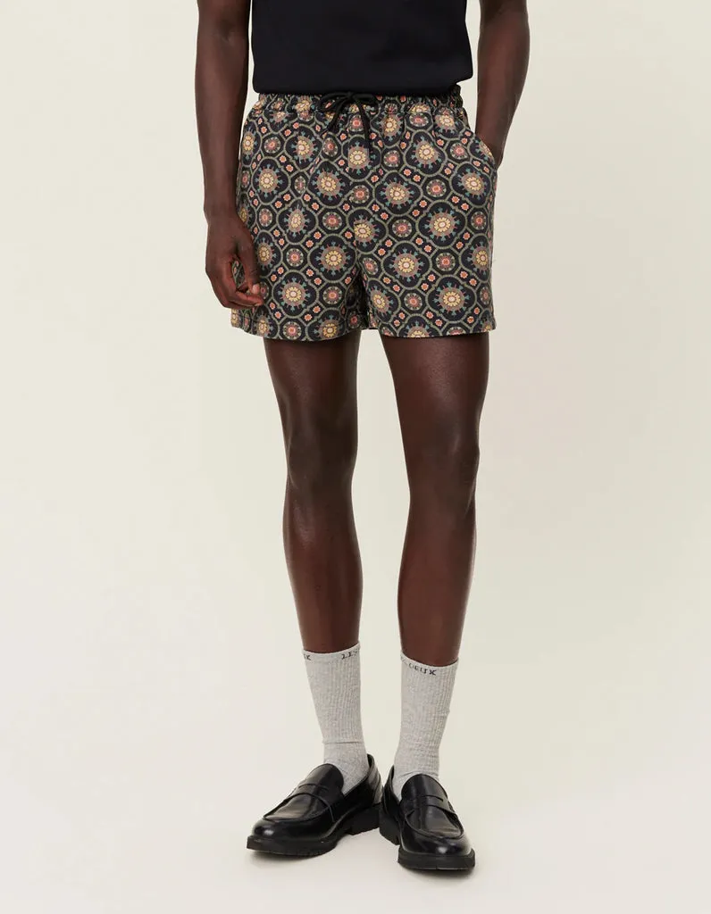 Les Deux Tapestry Shorts - Black/Surplus Green