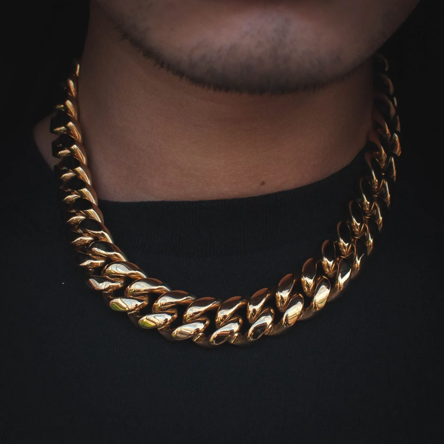 Miami Cuban Link Chain in Yellow Gold (18mm)