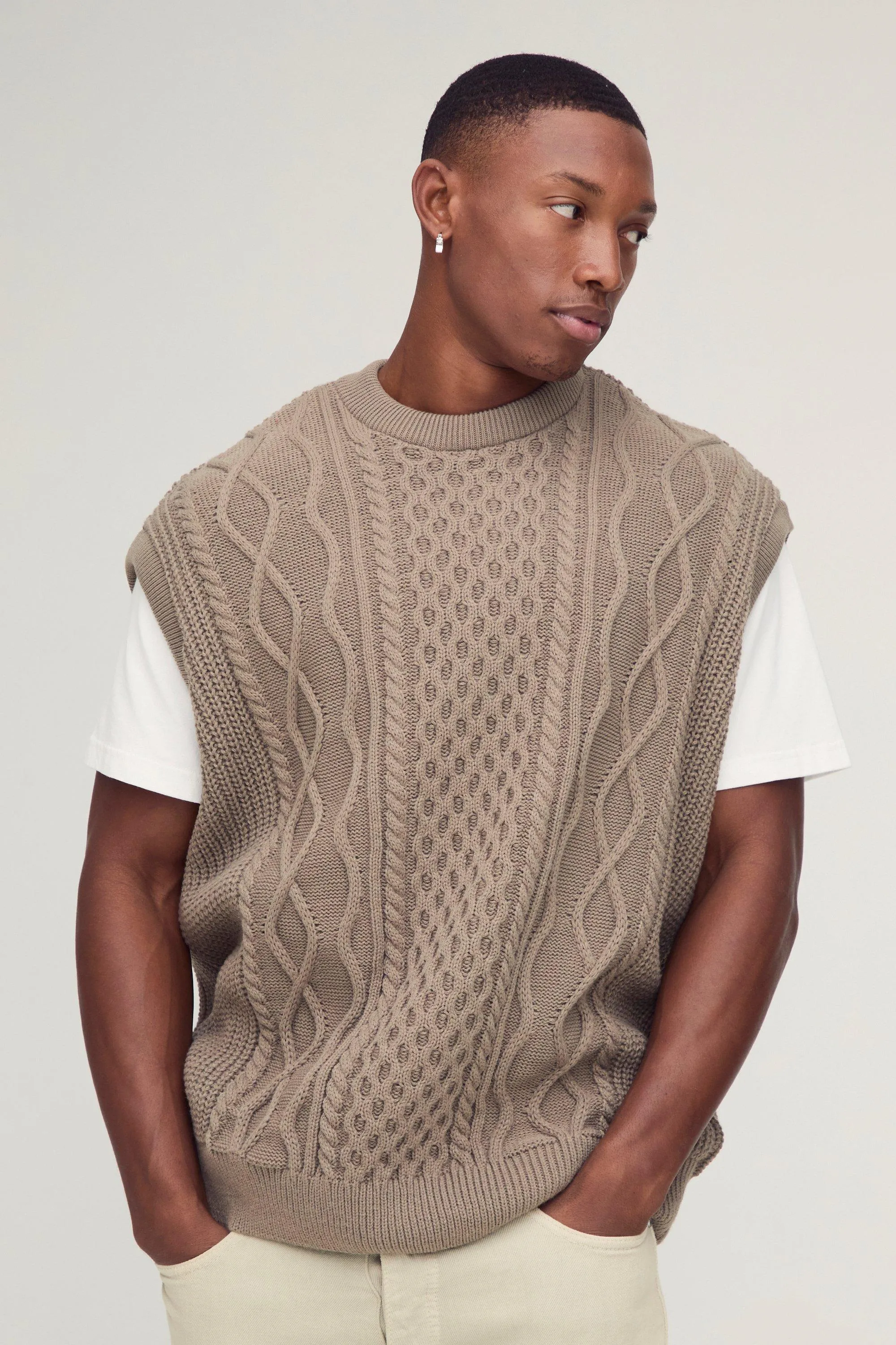 Oversized Crew Neck Cable Knitted Vest