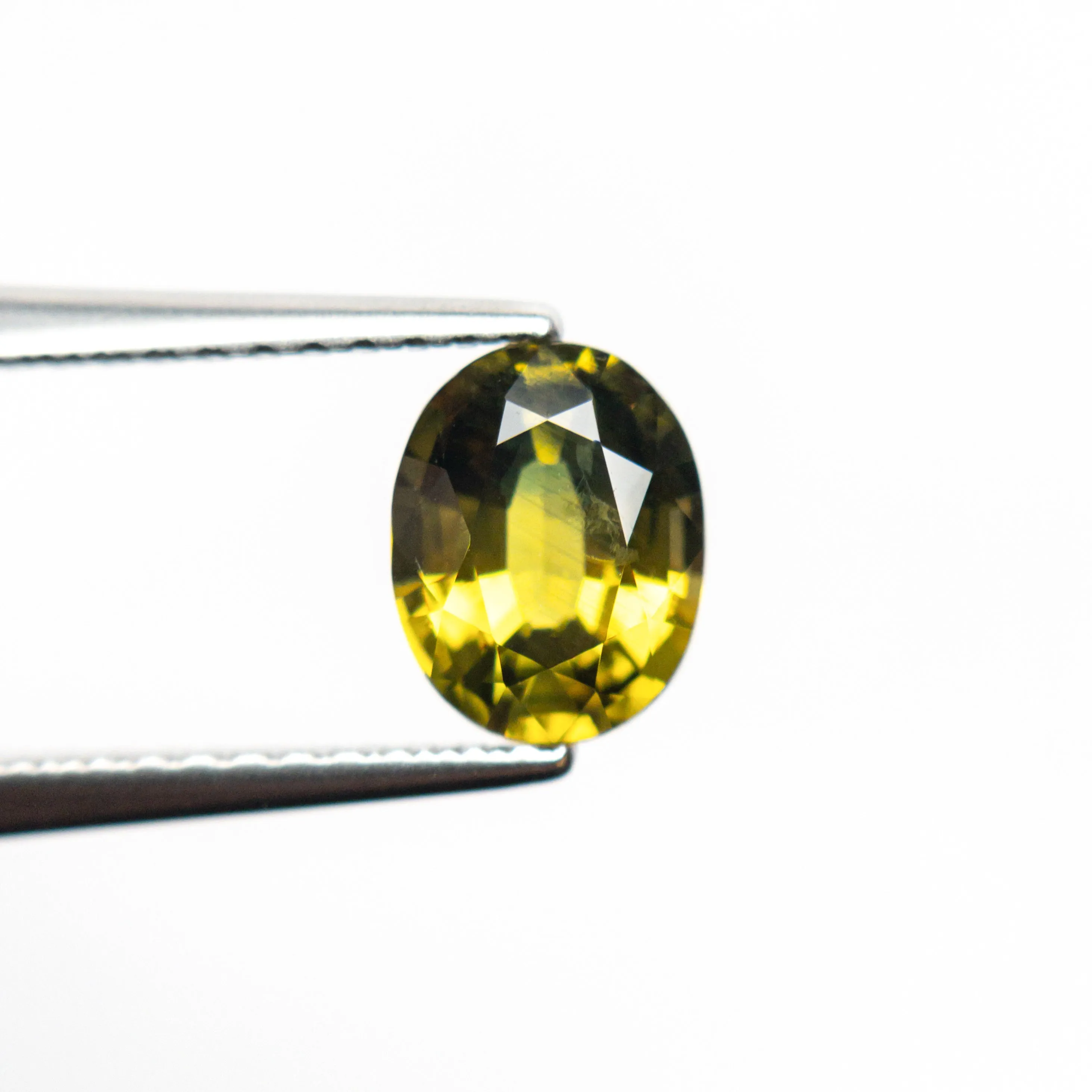 Parti Yellow-Green Brilliant Sapphire - 1.14ct Oval