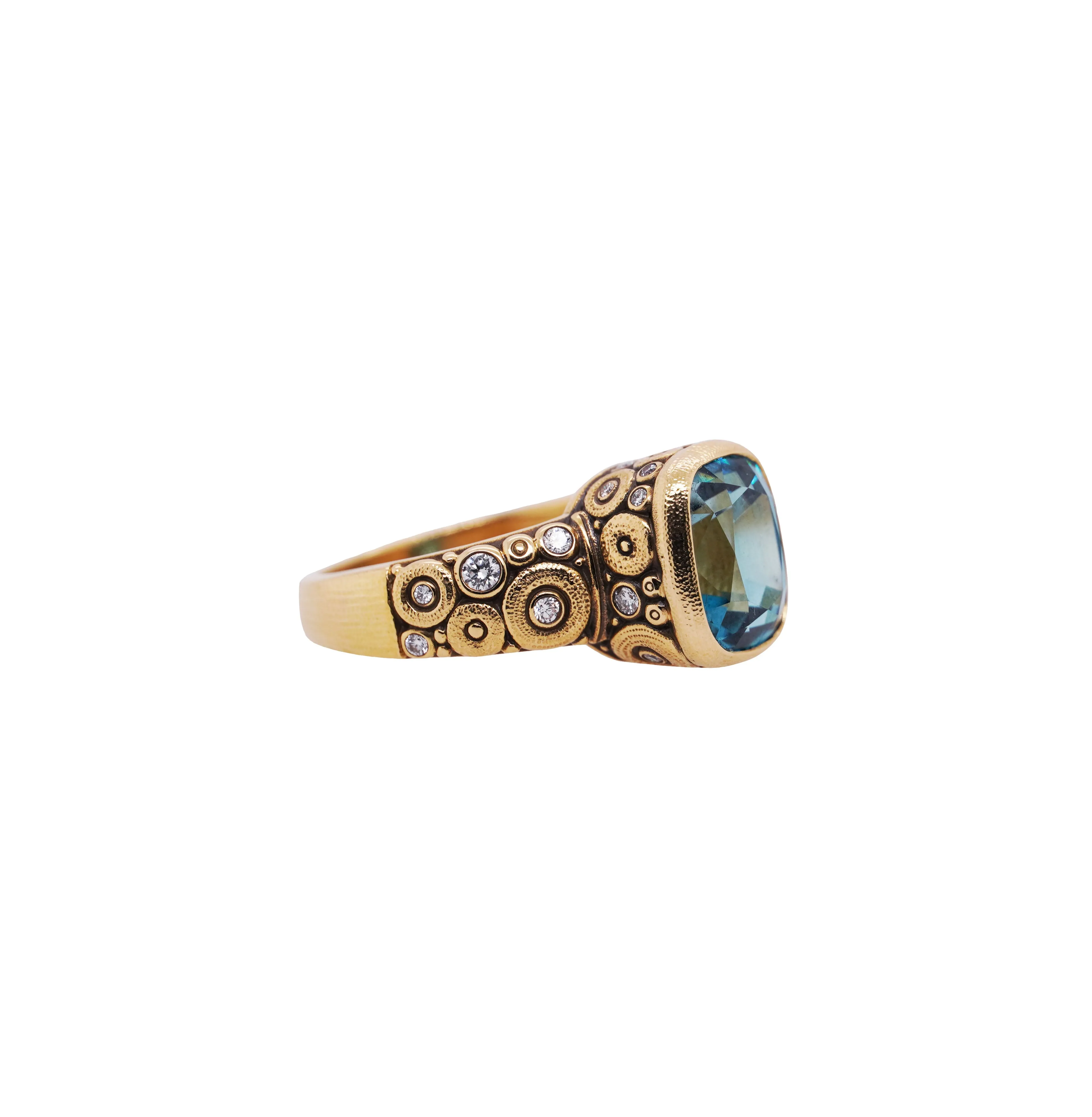 Yellow Gold and Blue Zircon Vila Ring